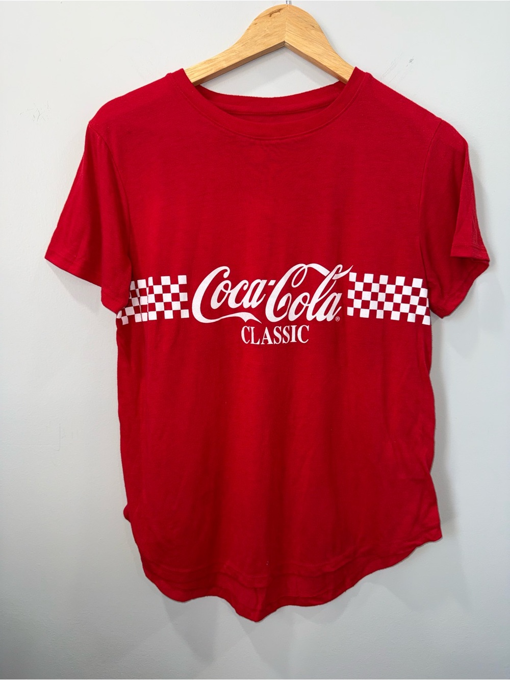 Coca Cola Red Tee Women’s Large White Checker Logo !